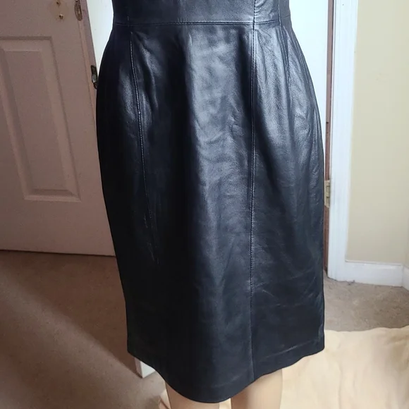 Apart Leather Dress 👗 😍 - Picture 4 of 6